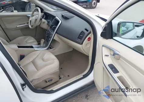 2010 Volvo Xc60 3.2 z USA, uszkodzony, nr VIN YV4982DL1A2101227